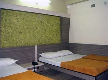 Mannars Deluxe Lodge Мисор Екстериор снимка