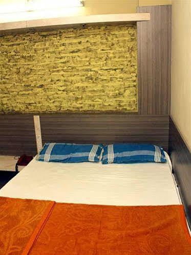 Mannars Deluxe Lodge Мисор Екстериор снимка