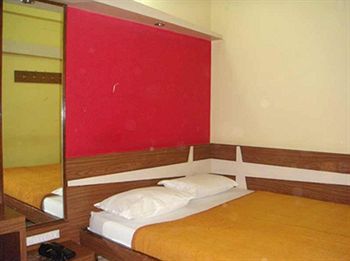 Mannars Deluxe Lodge Мисор Екстериор снимка